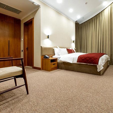 Mardan Hotel Sjymkent Exteriör bild