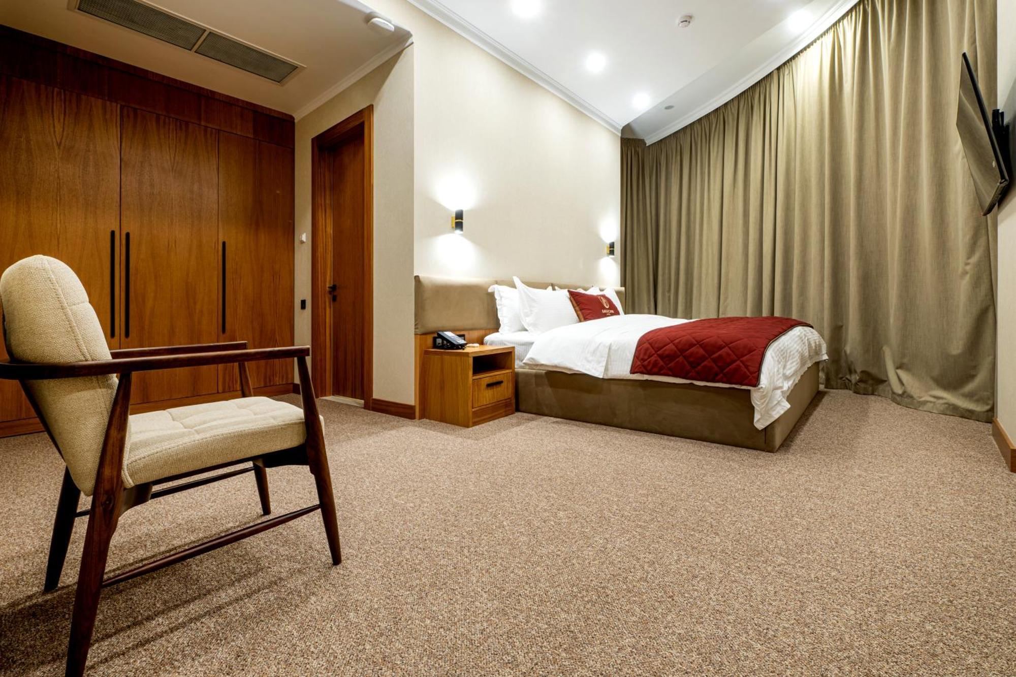 Mardan Hotel Sjymkent Exteriör bild